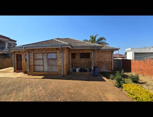 3 BEDROOM HOUSE FOR SALE IN LOUIS TRICHARDT